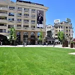 Апартаменты Sweet Basement Suteren Parking 5 Euro
