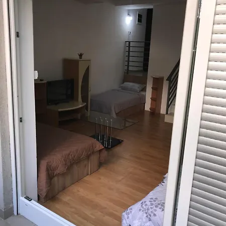 Διαμέρισμα Sweet Basement Suteren Parking 5 Euro *
