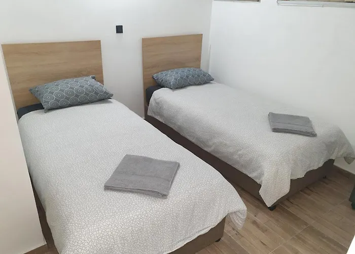 Sweet Basement Suteren Parking 5 Euro Apartamento Skopie